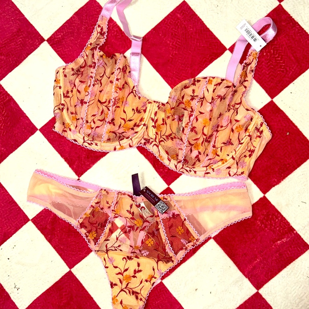 Adore me Plus size bra and panties set NWT 42DDD 2x curvy floral
